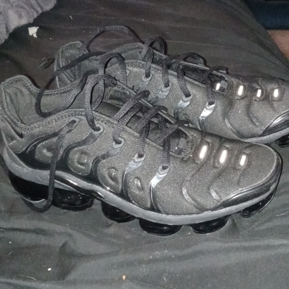 Vapor Airmax - Picture 2 of 2